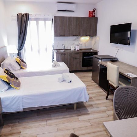 Napoli Suites Studios Aparthotel Saint Julian's Bagian luar foto