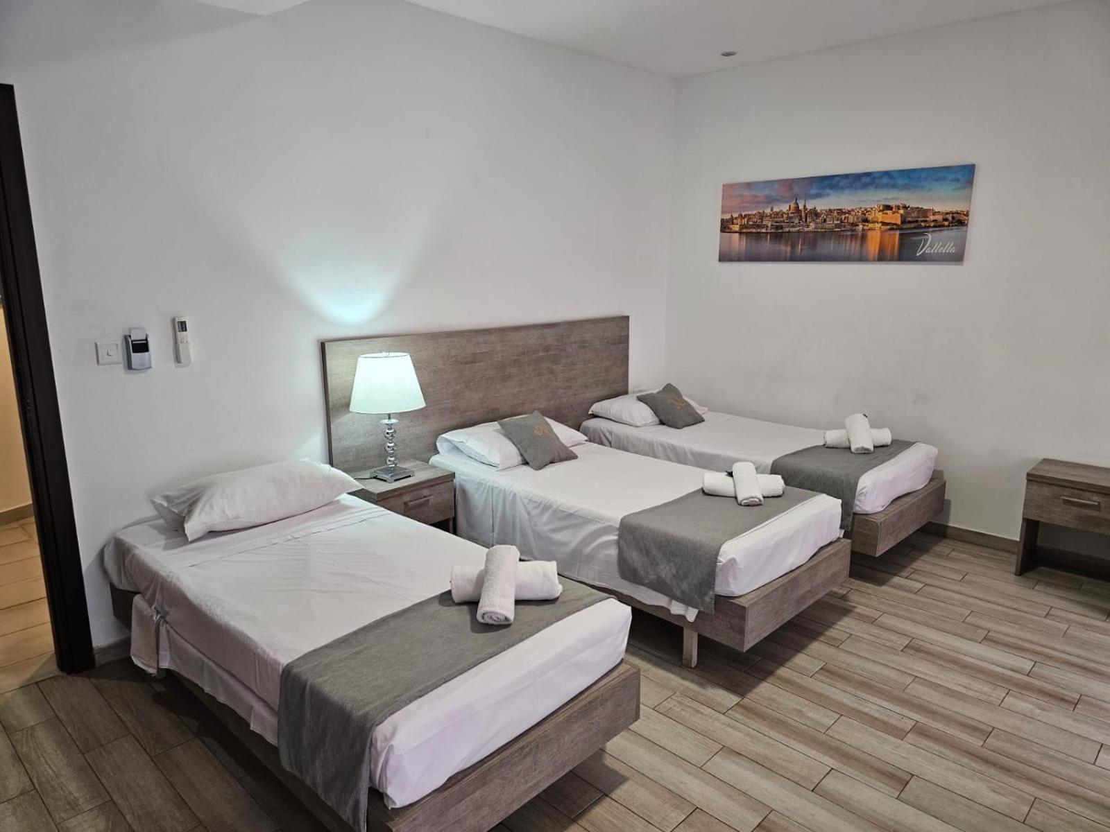Napoli Suites Studios Aparthotel Saint Julian's Bagian luar foto