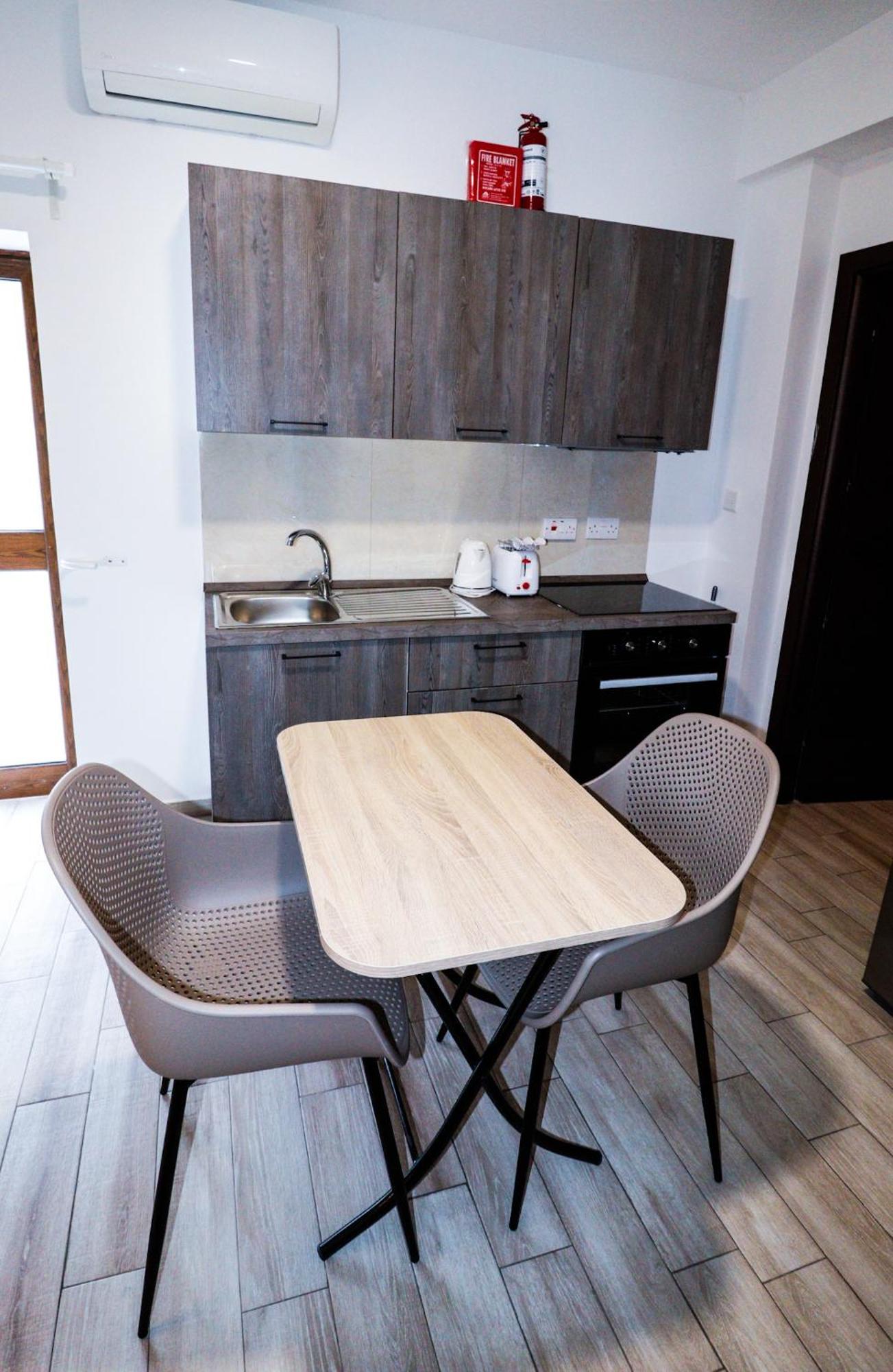 Napoli Suites Studios Aparthotel Saint Julian's Bagian luar foto