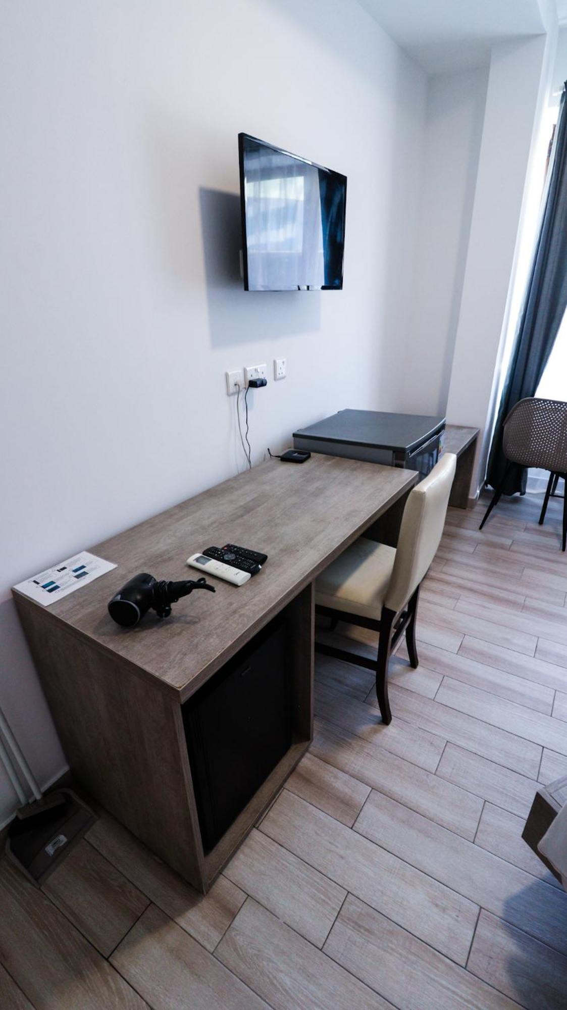 Napoli Suites Studios Aparthotel Saint Julian's Bagian luar foto