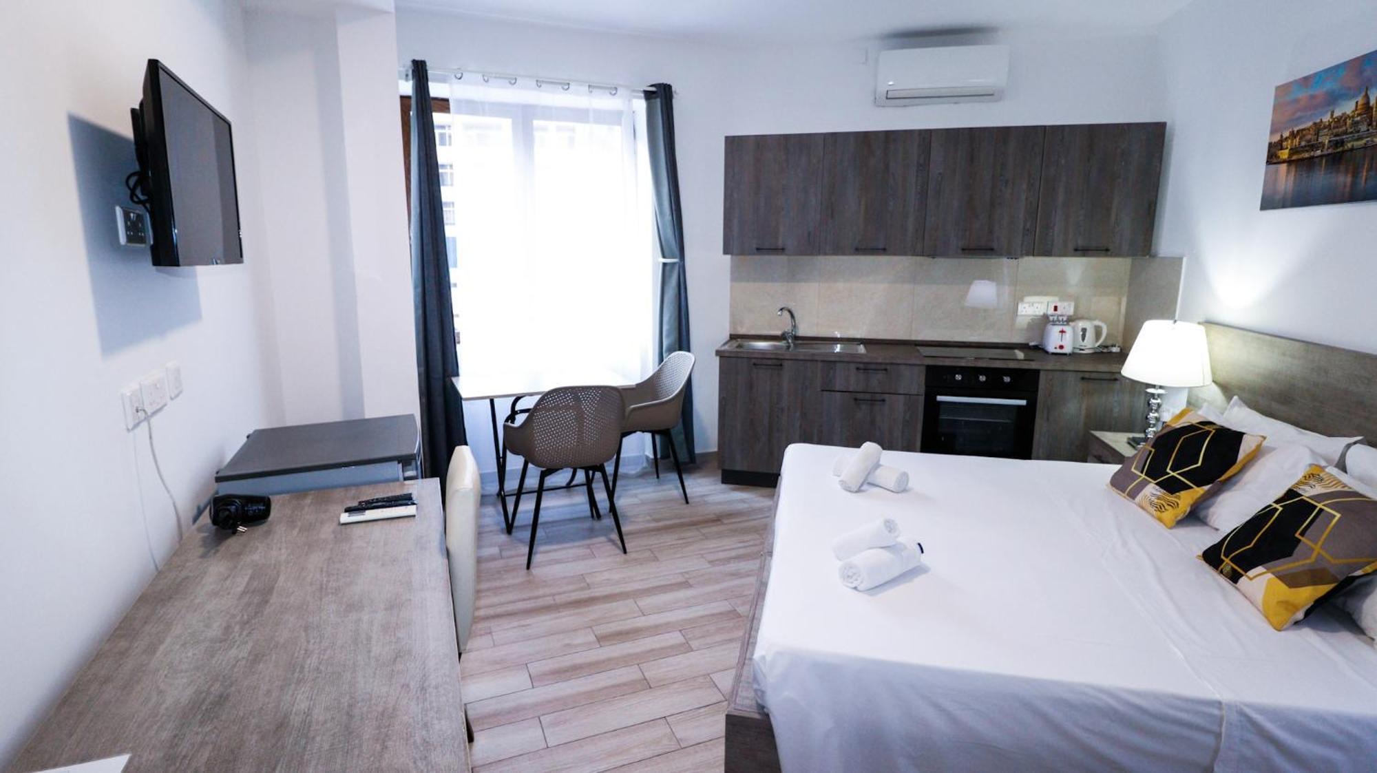Napoli Suites Studios Aparthotel Saint Julian's Bagian luar foto