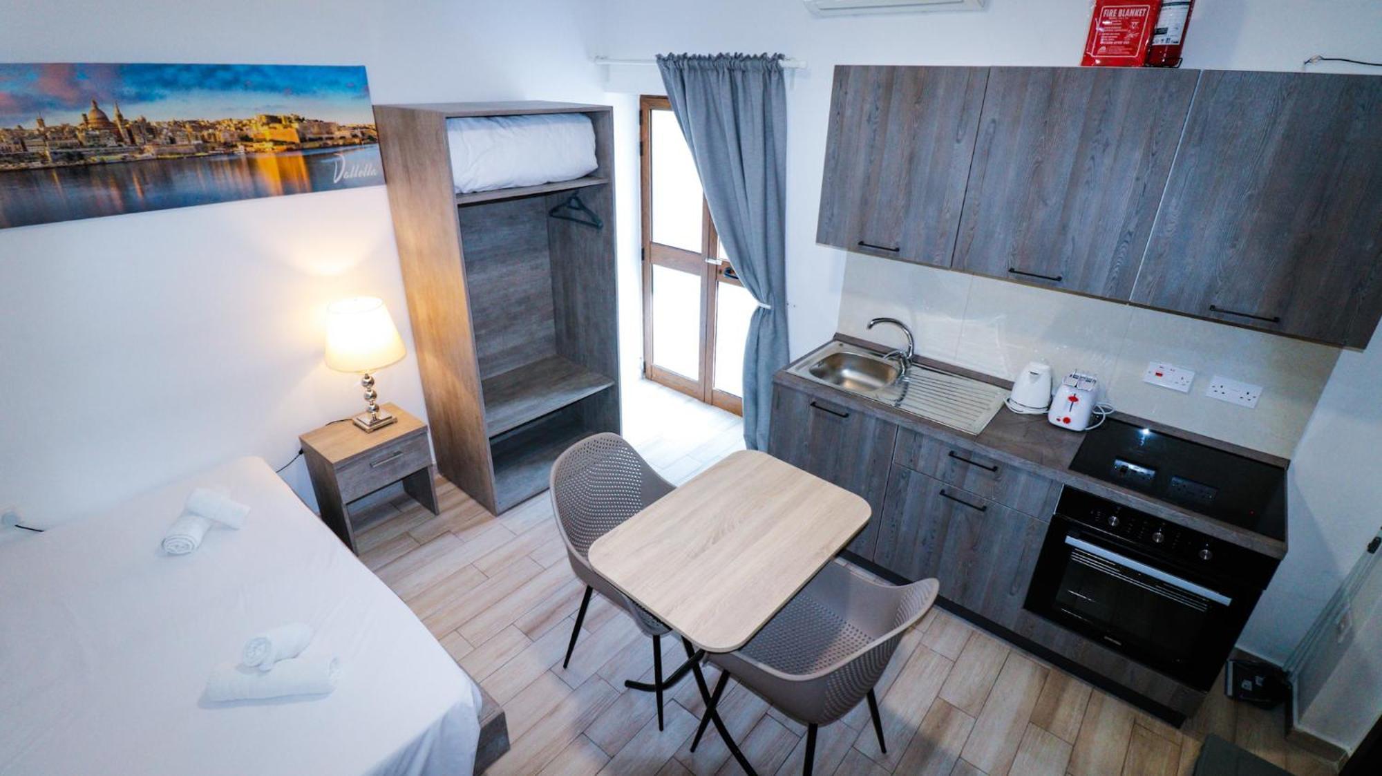 Napoli Suites Studios Aparthotel Saint Julian's Bagian luar foto