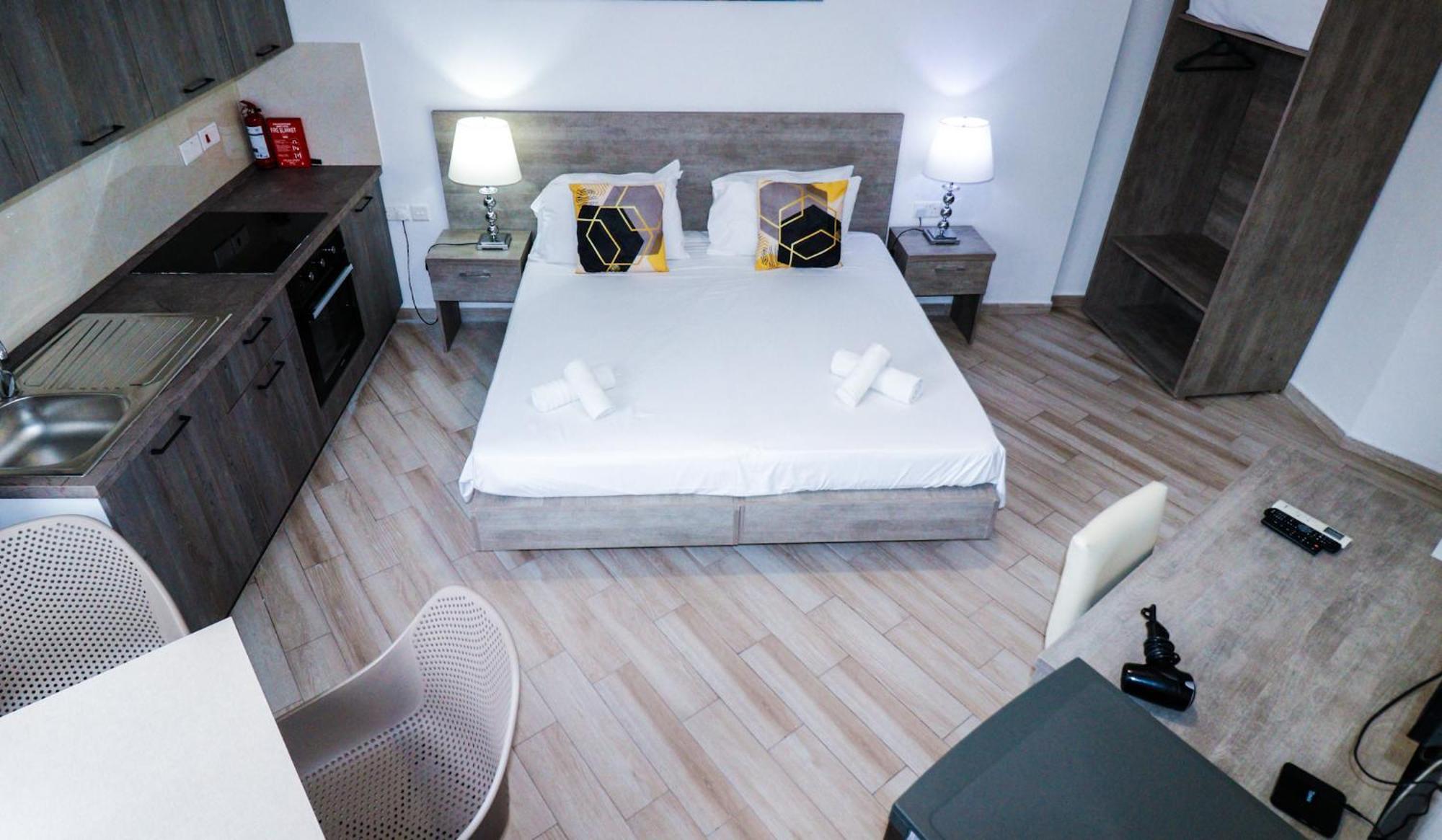 Napoli Suites Studios Aparthotel Saint Julian's Bagian luar foto