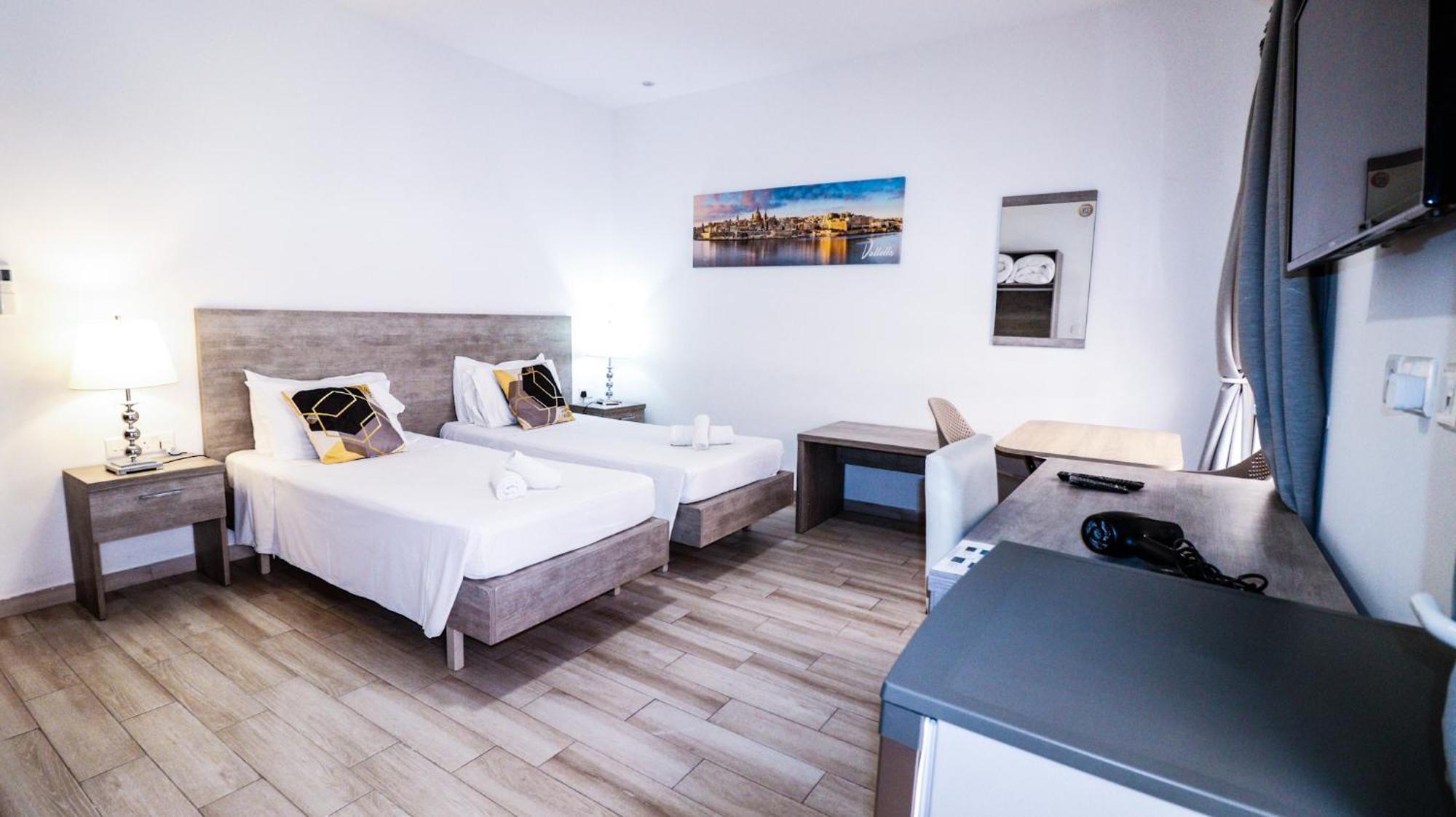 Napoli Suites Studios Aparthotel Saint Julian's Bagian luar foto