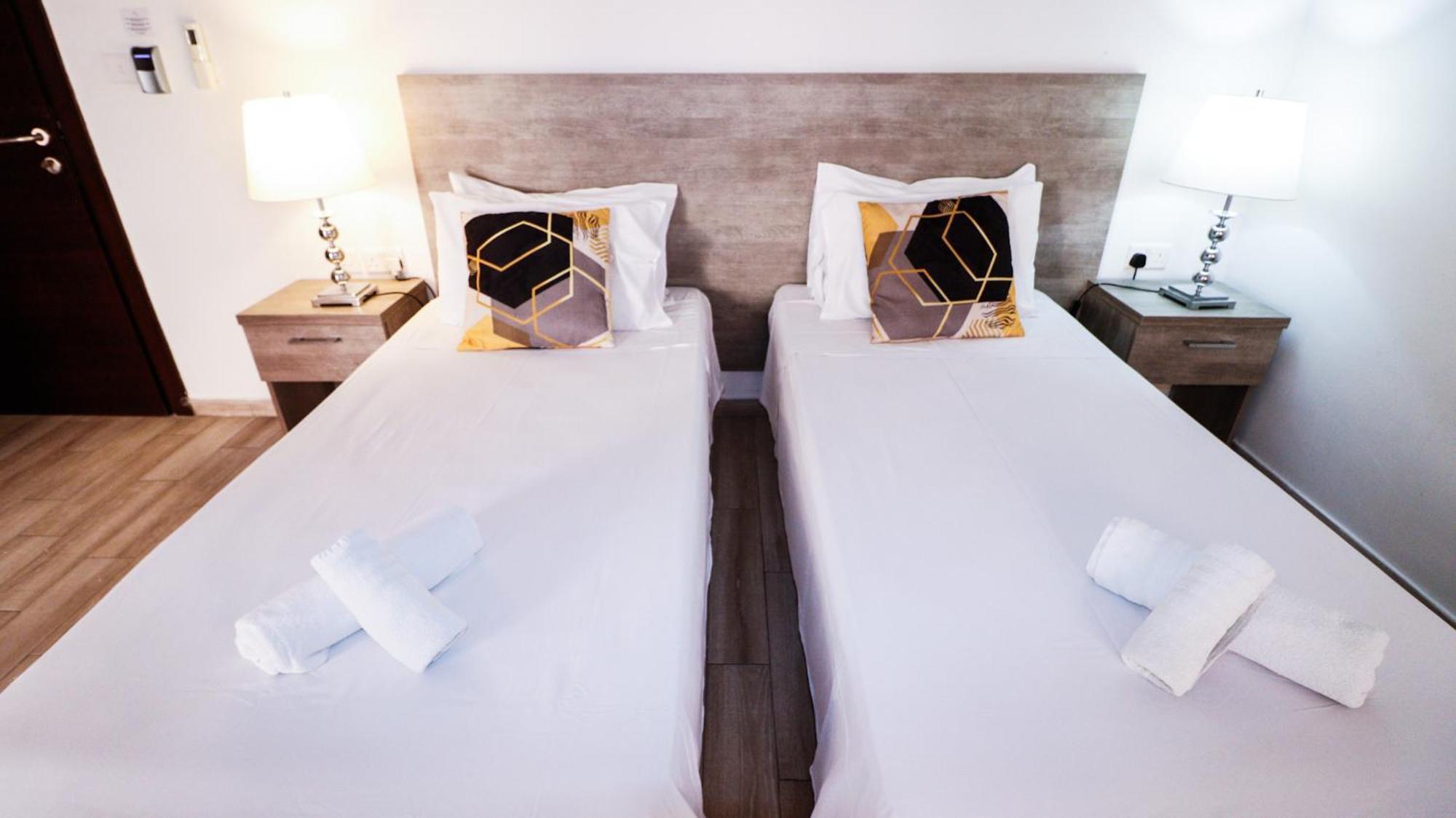 Napoli Suites Studios Aparthotel Saint Julian's Bagian luar foto