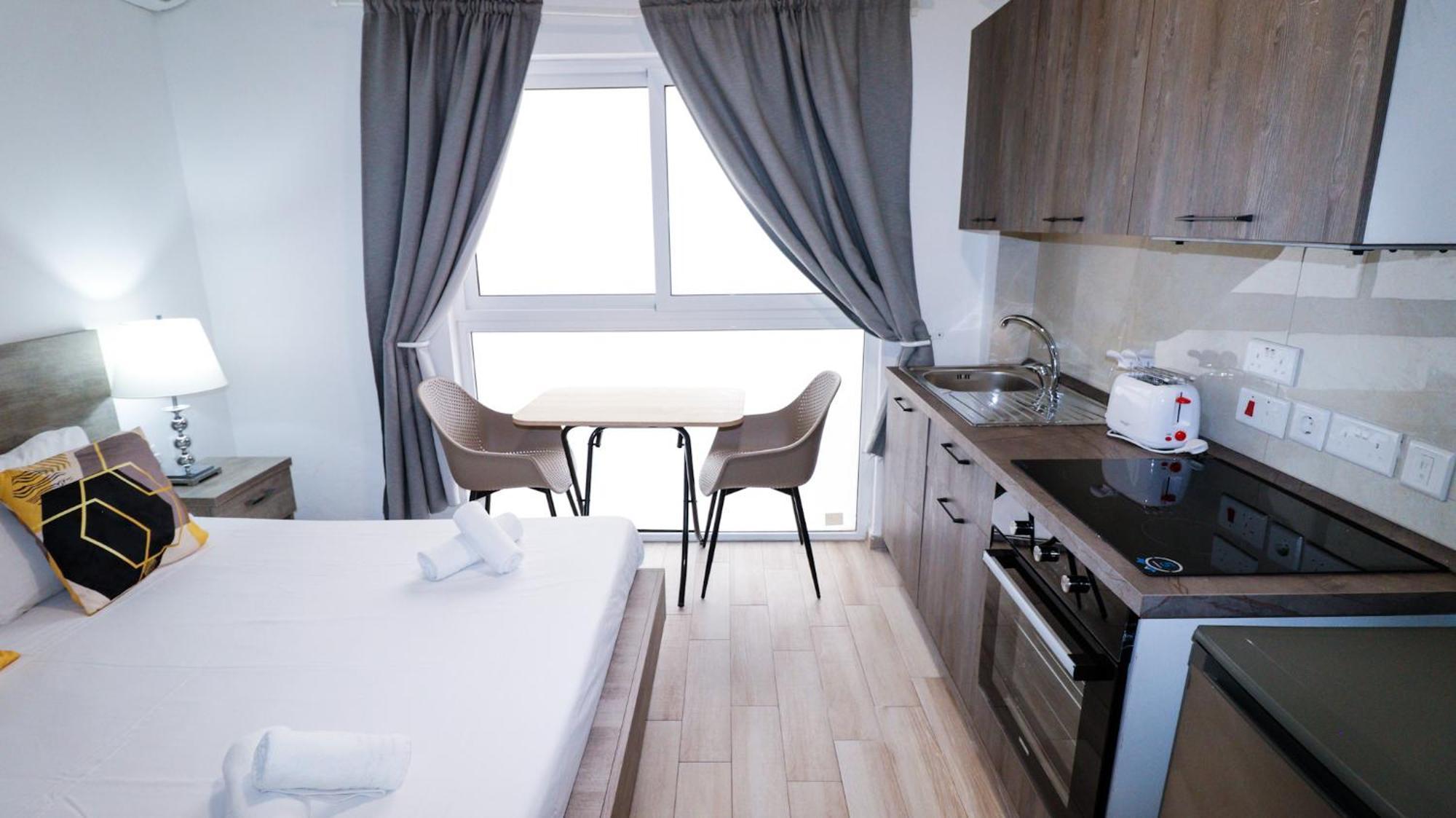 Napoli Suites Studios Aparthotel Saint Julian's Bagian luar foto