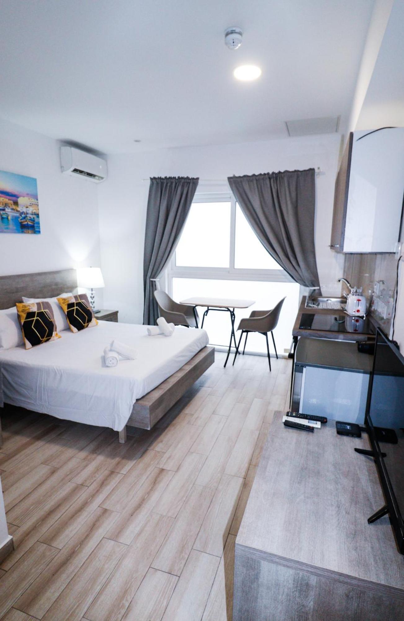 Napoli Suites Studios Aparthotel Saint Julian's Bagian luar foto