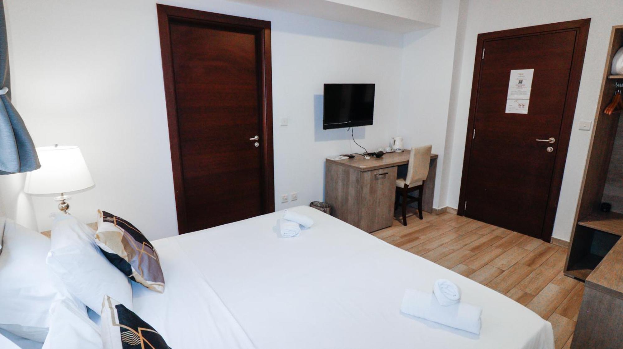 Napoli Suites Studios Aparthotel Saint Julian's Bagian luar foto